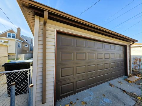 Tiny photo for 7421 N Oconto Avenue, Chicago, IL 60631 (MLS # 12519263)