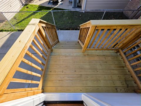 Tiny photo for 7421 N Oconto Avenue, Chicago, IL 60631 (MLS # 12519263)