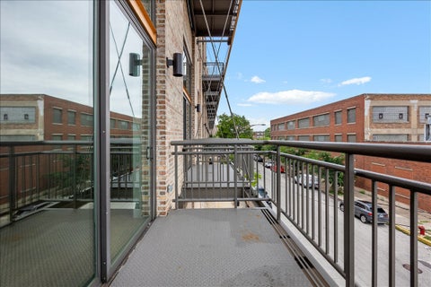Tiny photo for 2545 S Dearborn Street #331, Chicago, IL 60616 (MLS # 12657789)
