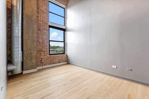 Tiny photo for 2545 S Dearborn Street #331, Chicago, IL 60616 (MLS # 12657789)