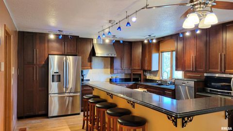 Tiny photo for 3898 COUNTRY CLUB Road, Carbondale, IL 62901 (MLS # EB460400)