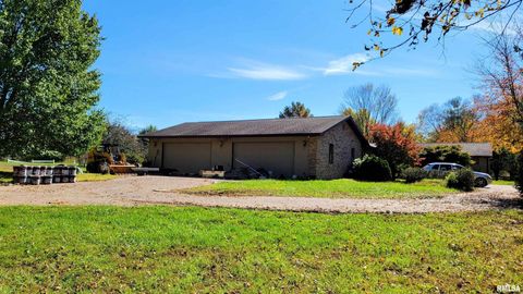 Tiny photo for 3898 COUNTRY CLUB Road, Carbondale, IL 62901 (MLS # EB460400)