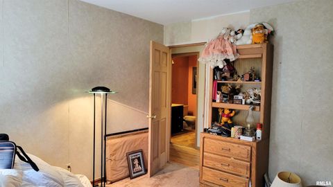 Tiny photo for 3898 COUNTRY CLUB Road, Carbondale, IL 62901 (MLS # EB460400)