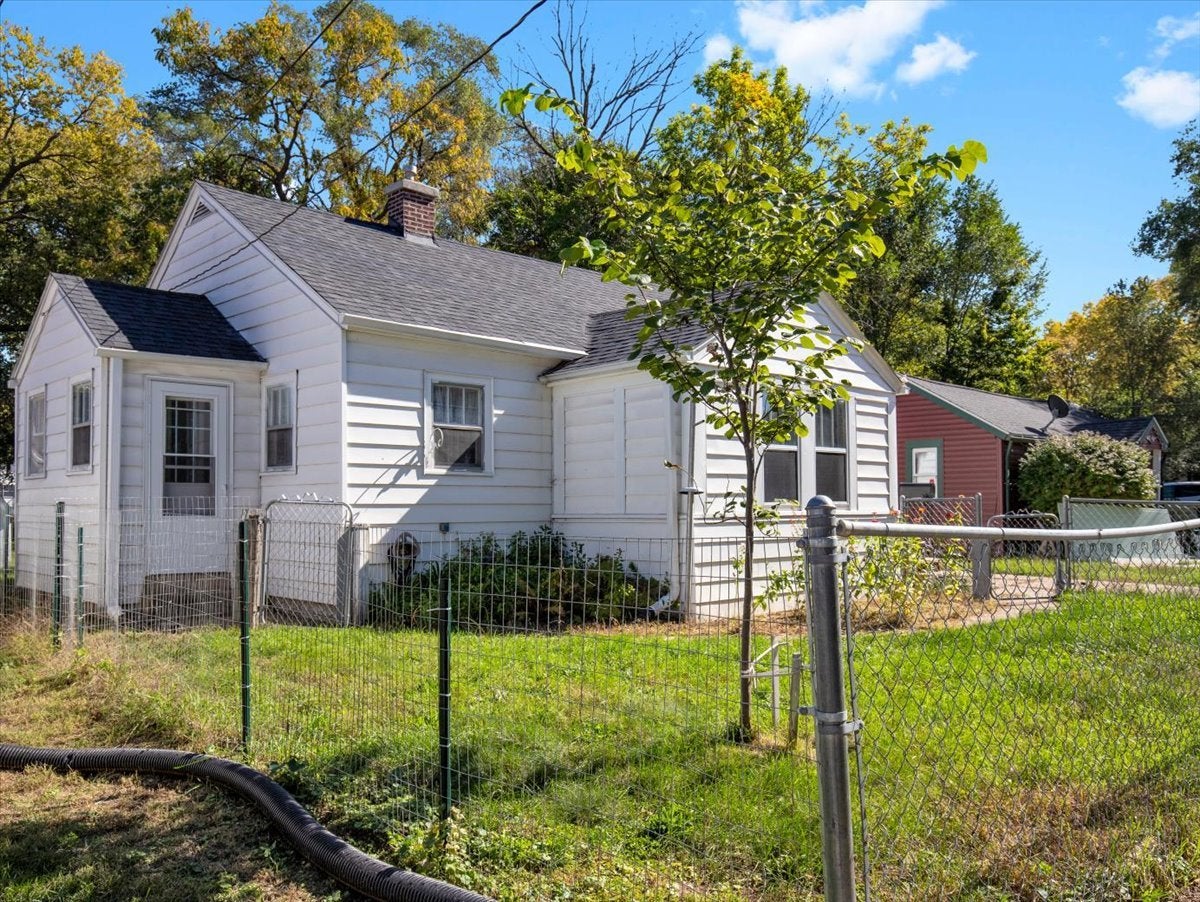 3234 Bildahl Street
