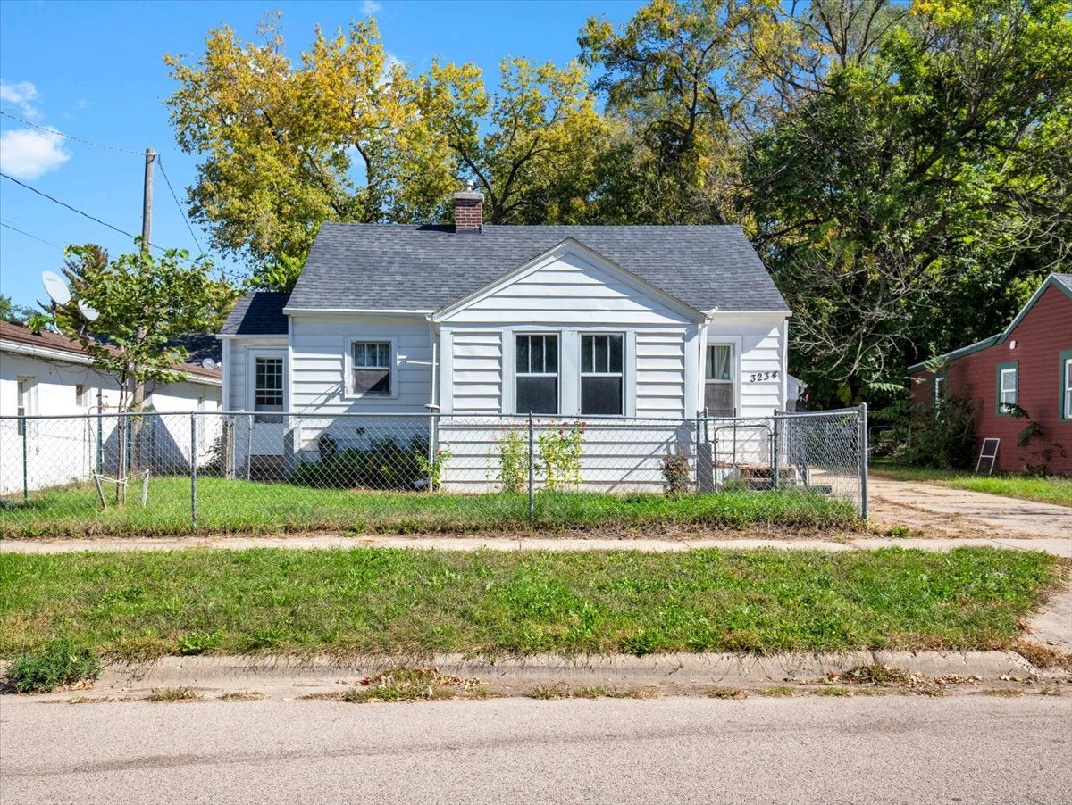 3234 Bildahl Street