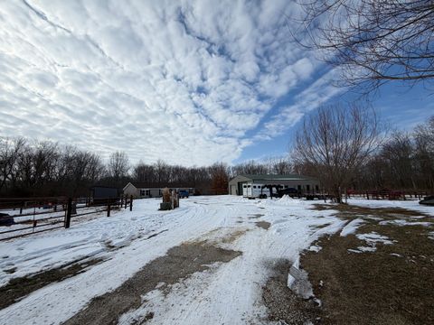 Tiny photo for 416 N White Oak Street, Camargo, IL 61919 (MLS # 12555476)