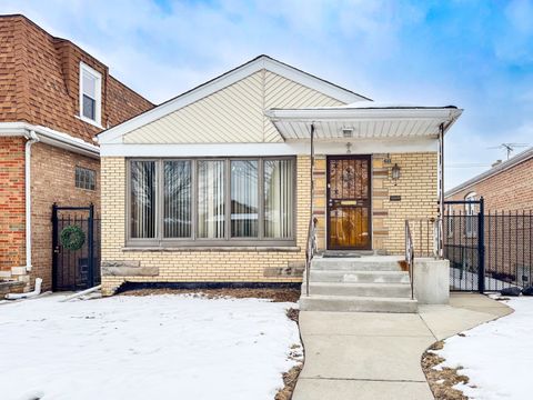 Photo of 3910 W MARQUETTE Road, Chicago, IL 60629 (MLS # 12549928)