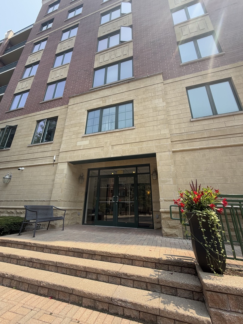 20 S MAIN Street 506
