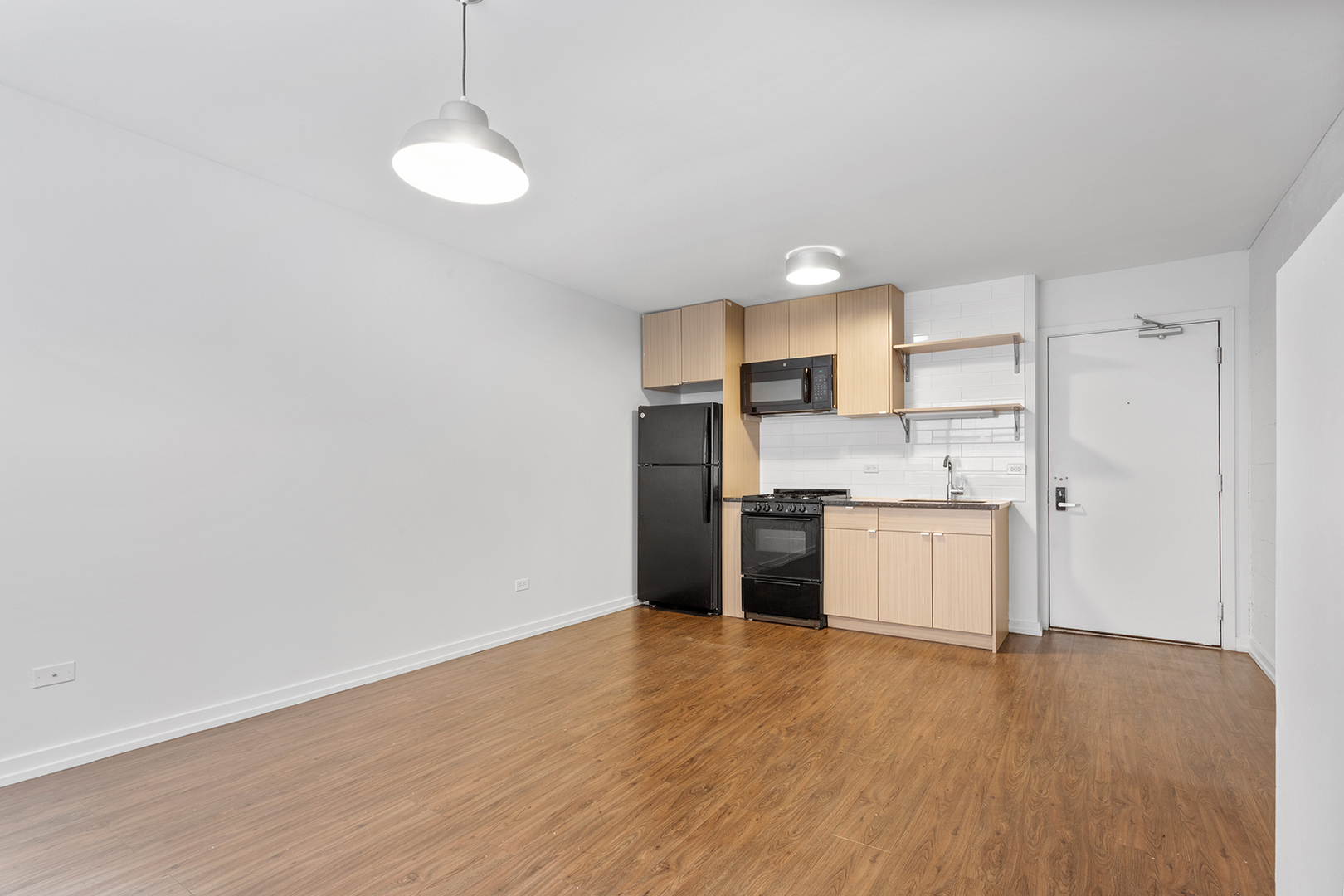 6134 N Kenmore Avenue 405
