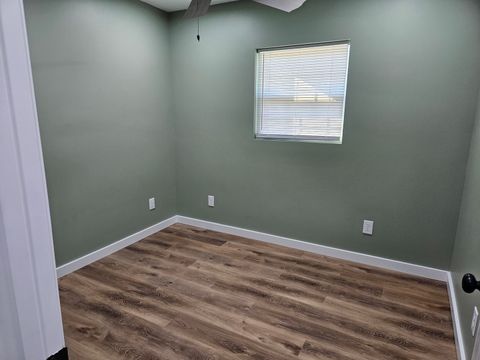 Tiny photo for 203 Dorris Drive, Metropolis, IL 62960 (MLS # 12610992)