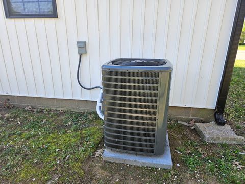 Tiny photo for 203 Dorris Drive, Metropolis, IL 62960 (MLS # 12610992)