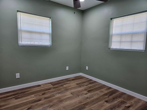 Tiny photo for 203 Dorris Drive, Metropolis, IL 62960 (MLS # 12610992)