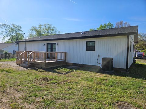 Tiny photo for 203 Dorris Drive, Metropolis, IL 62960 (MLS # 12610992)