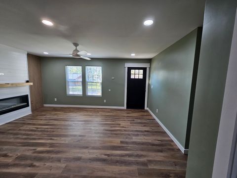 Tiny photo for 203 Dorris Drive, Metropolis, IL 62960 (MLS # 12610992)