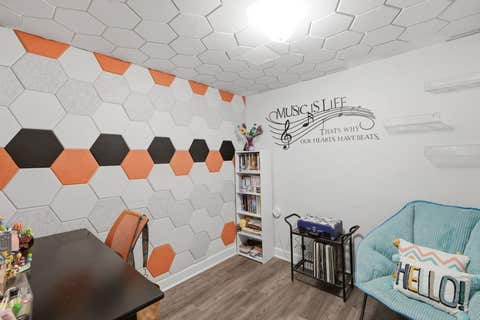 Tiny photo for 1503 Haise Lane, Elk Grove Village, IL 60007 (MLS # 12671068)