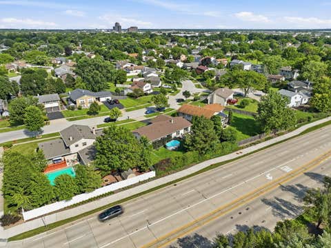 Tiny photo for 1503 Haise Lane, Elk Grove Village, IL 60007 (MLS # 12671068)