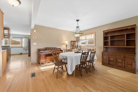 Tiny photo for 3810 Emerson Drive, Schiller Park, IL 60176 (MLS # 12674917)