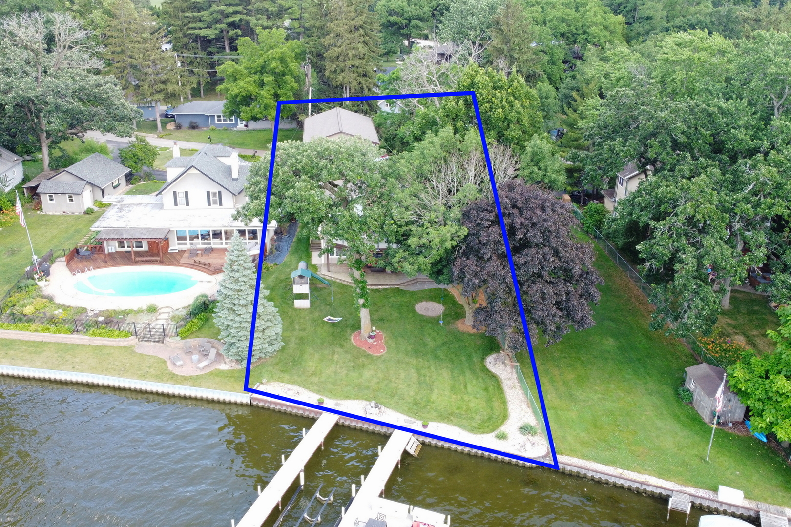 2407 N Villa Lane