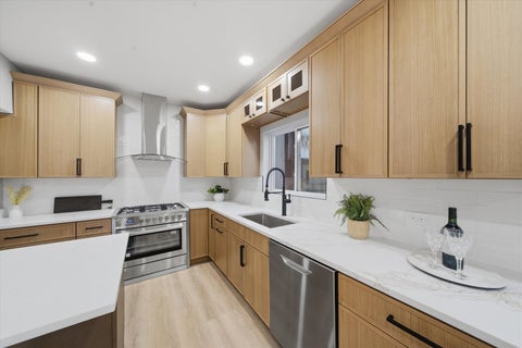 Tiny photo for 604 E Camp Mcdonald Road, Prospect Heights, IL 60070 (MLS # 12795491)