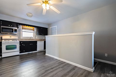 Tiny photo for 767 Adams Street, Ottawa, IL 61350 (MLS # 12528735)