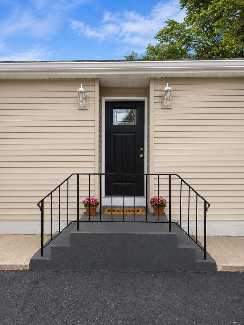 302 E Fine Street