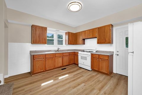 Tiny photo for 1100 E Washington Street, Joliet, IL 60433 (MLS # 12432614)
