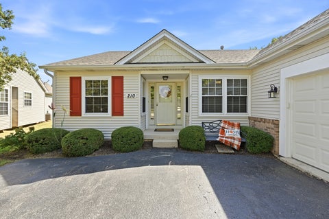 Tiny photo for 210 Stillwater Court, Oswego, IL 60543 (MLS # 12752204)