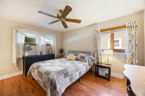 Tiny photo for 532 Landmeier Road, Elk Grove Village, IL 60007 (MLS # 12610055)