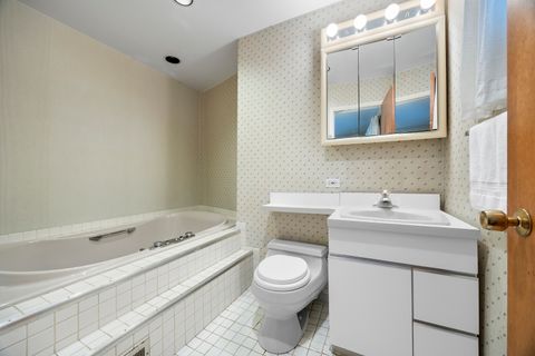 Tiny photo for 532 Landmeier Road, Elk Grove Village, IL 60007 (MLS # 12610055)