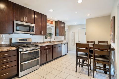 Tiny photo for 532 Landmeier Road, Elk Grove Village, IL 60007 (MLS # 12610055)