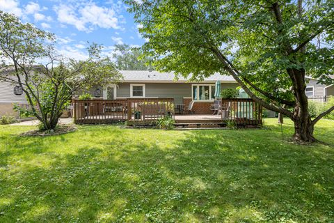 Tiny photo for 532 Landmeier Road, Elk Grove Village, IL 60007 (MLS # 12610055)