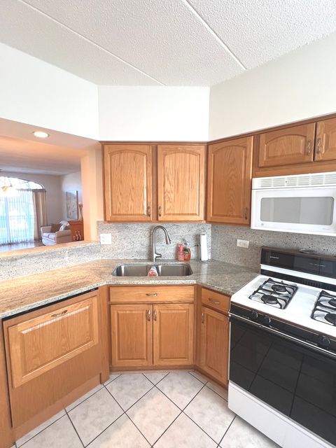 Tiny photo for 9420 S 77th Court #2E, Hickory Hills, IL 60457 (MLS # 12546230)