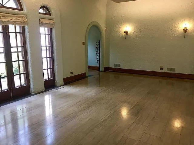 1309 S Crescent Avenue