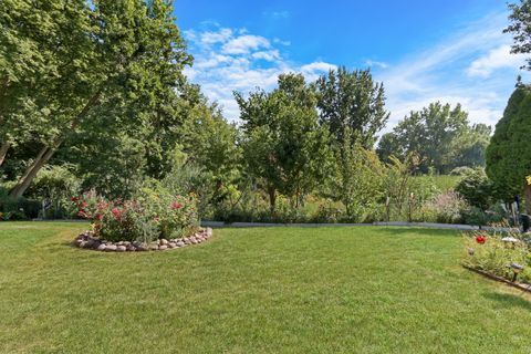 Tiny photo for 1075 Suffolk Court, Gurnee, IL 60031 (MLS # 12438325)