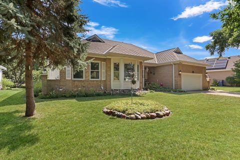 Tiny photo for 1075 Suffolk Court, Gurnee, IL 60031 (MLS # 12438325)