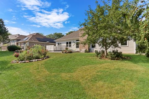Tiny photo for 1075 Suffolk Court, Gurnee, IL 60031 (MLS # 12438325)