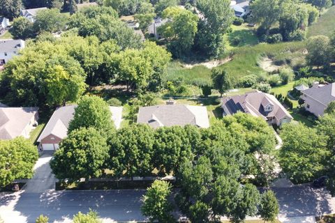 Tiny photo for 1075 Suffolk Court, Gurnee, IL 60031 (MLS # 12438325)