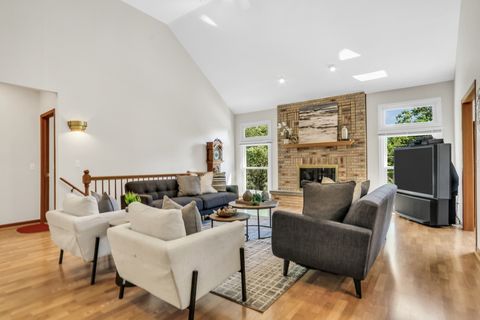 Tiny photo for 1075 Suffolk Court, Gurnee, IL 60031 (MLS # 12438325)