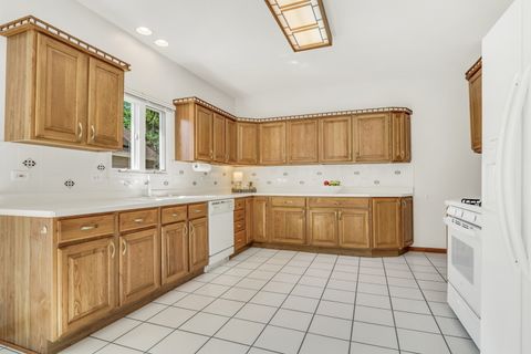 Tiny photo for 1075 Suffolk Court, Gurnee, IL 60031 (MLS # 12438325)