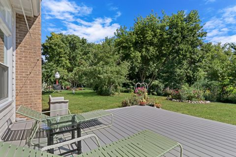 Tiny photo for 1075 Suffolk Court, Gurnee, IL 60031 (MLS # 12438325)