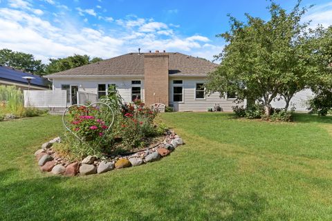 Tiny photo for 1075 Suffolk Court, Gurnee, IL 60031 (MLS # 12438325)