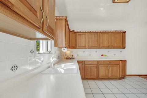 Tiny photo for 1075 Suffolk Court, Gurnee, IL 60031 (MLS # 12438325)