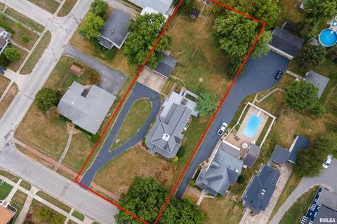 Tiny photo for 535 E MAIN Street, Duquoin, IL 62832 (MLS # EB459357)