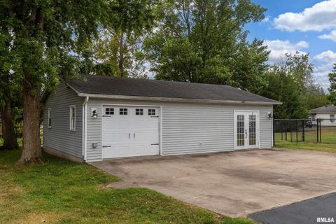 Tiny photo for 535 E MAIN Street, Duquoin, IL 62832 (MLS # EB459357)