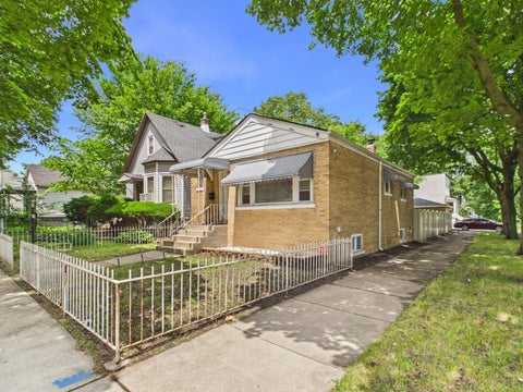 Tiny photo for 234 W 117th Street, Chicago, IL 60628 (MLS # 12715255)