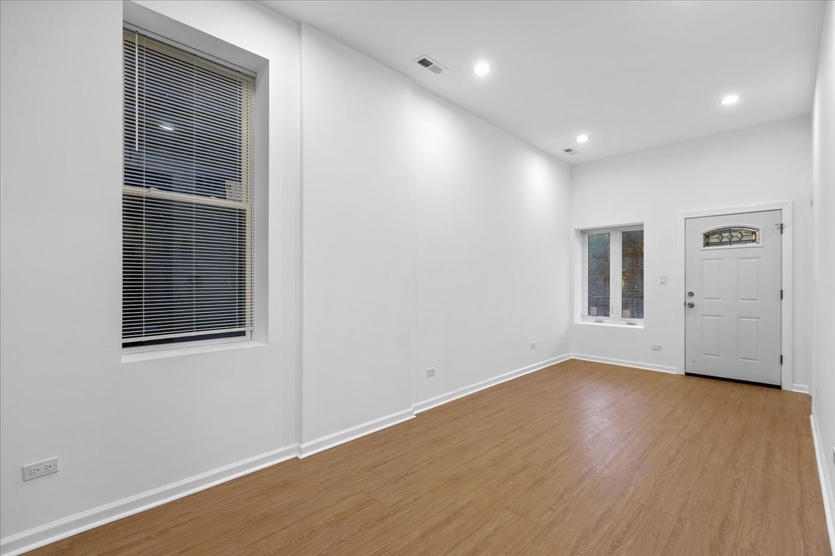 1313 W Chicago Avenue 2F