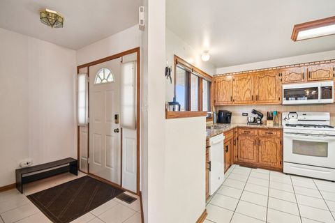 Tiny photo for 8021 Enclave Lane, Tinley Park, IL 60487 (MLS # 12566538)