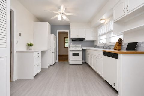 Tiny photo for 4253 Prescott Avenue, Lyons, IL 60534 (MLS # 12655407)