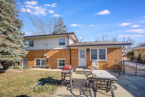 Tiny photo for 126 N Floyd Lane, Chicago Heights, IL 60411 (MLS # 12417241)
