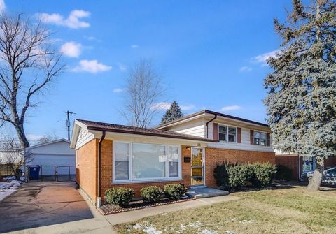Tiny photo for 126 N Floyd Lane, Chicago Heights, IL 60411 (MLS # 12417241)